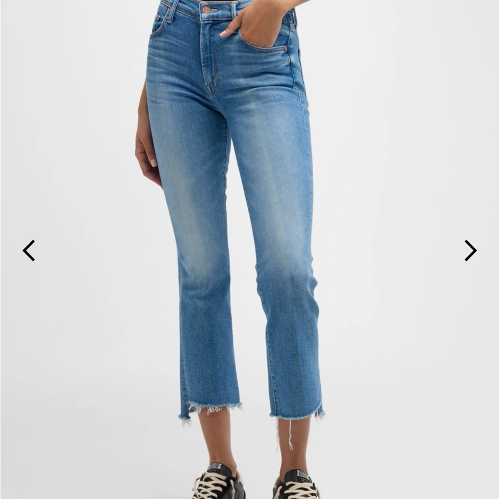 Mother The insider crop step fray Jean.  Size 30 in good condition.